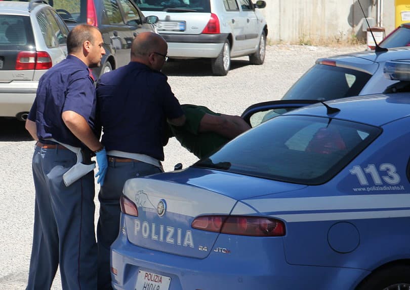 Donna violentata da branco per dieci anni, 5 arresti a Corigliano Rossano