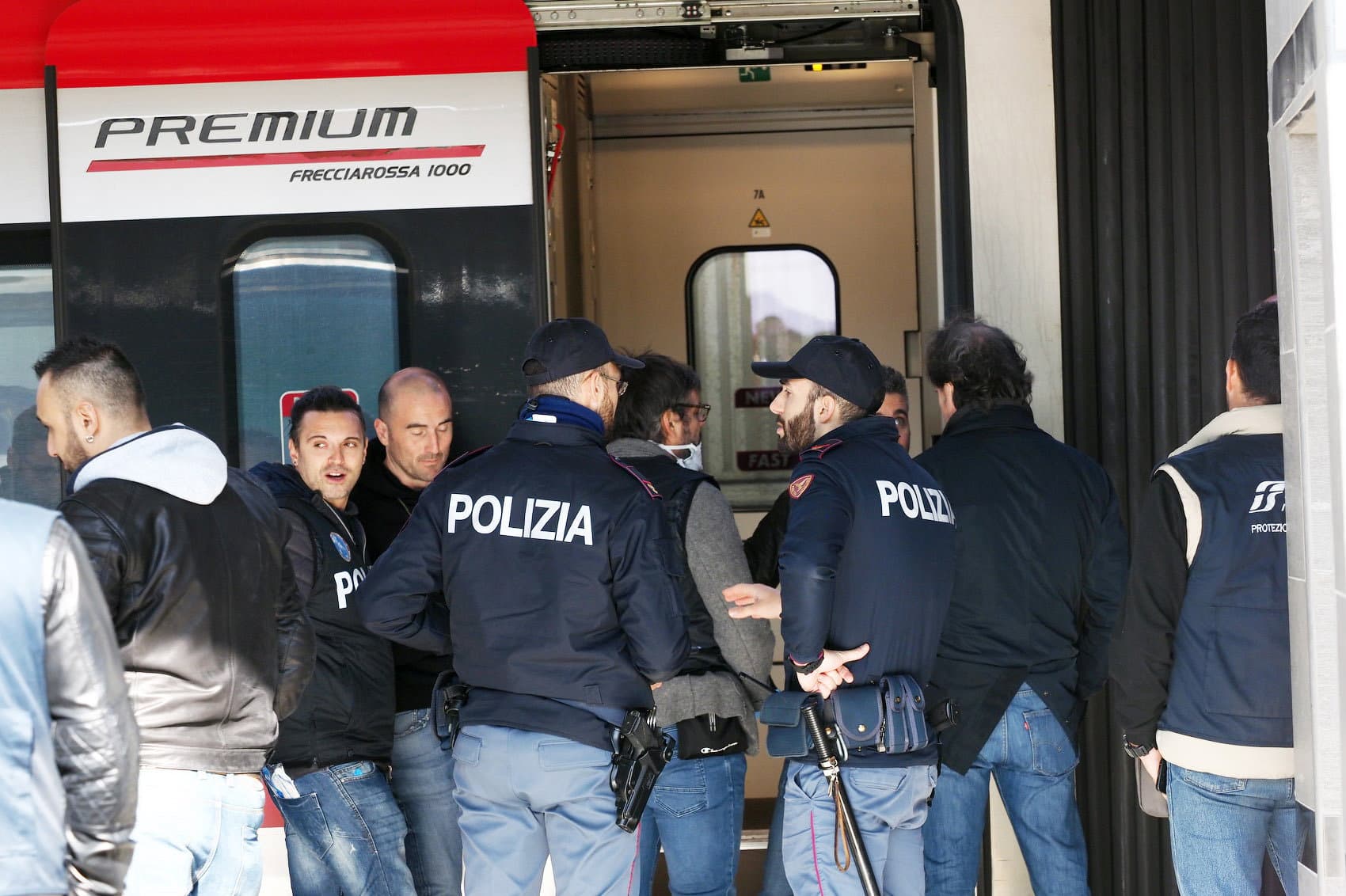 Accoltella una donna sul Frecciarossa a Bologna, fermato un 47enne calabrese