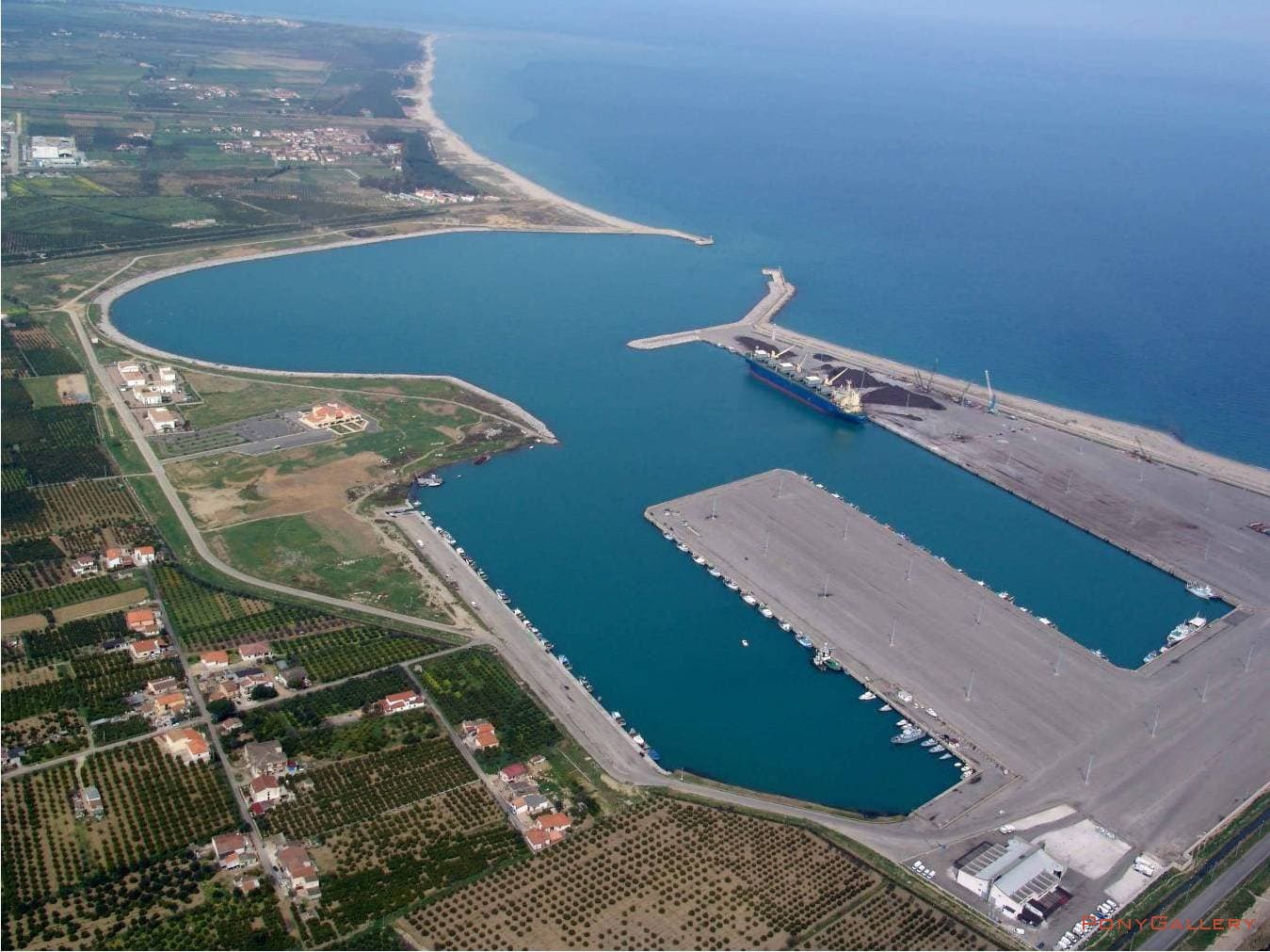 Porti e paradossi: Goia Tauro decolla, Corigliano-Rossano affossa