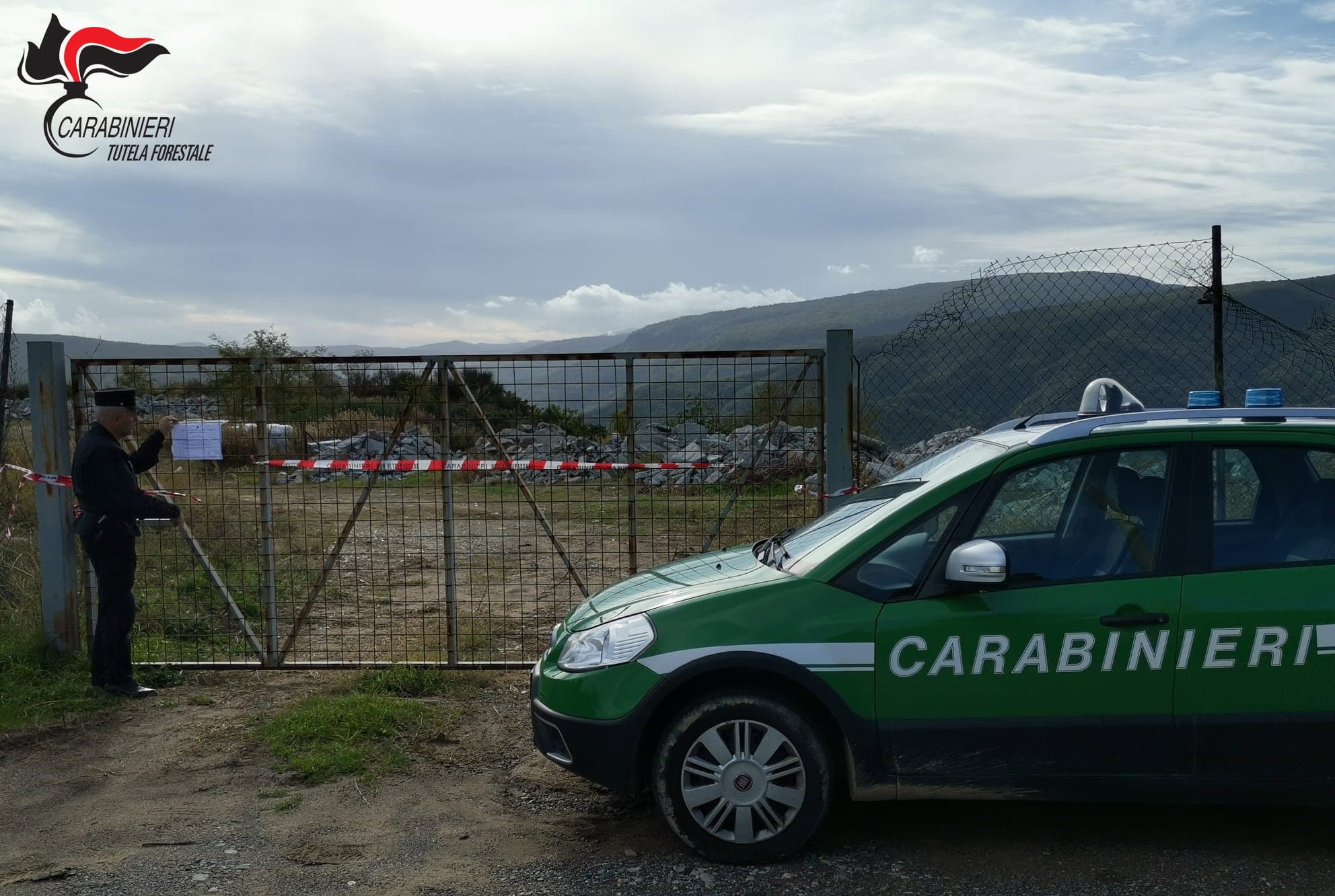Carabinieri Forestale, Caloveto: gestione illecita di rifiuti. 4 persone denunciate. Sequestrata area di 220 metri quadri