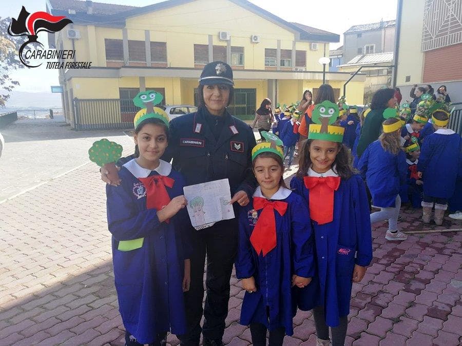 Carabinieri Forestale nelle scuole per la “Festa dell’Albero”