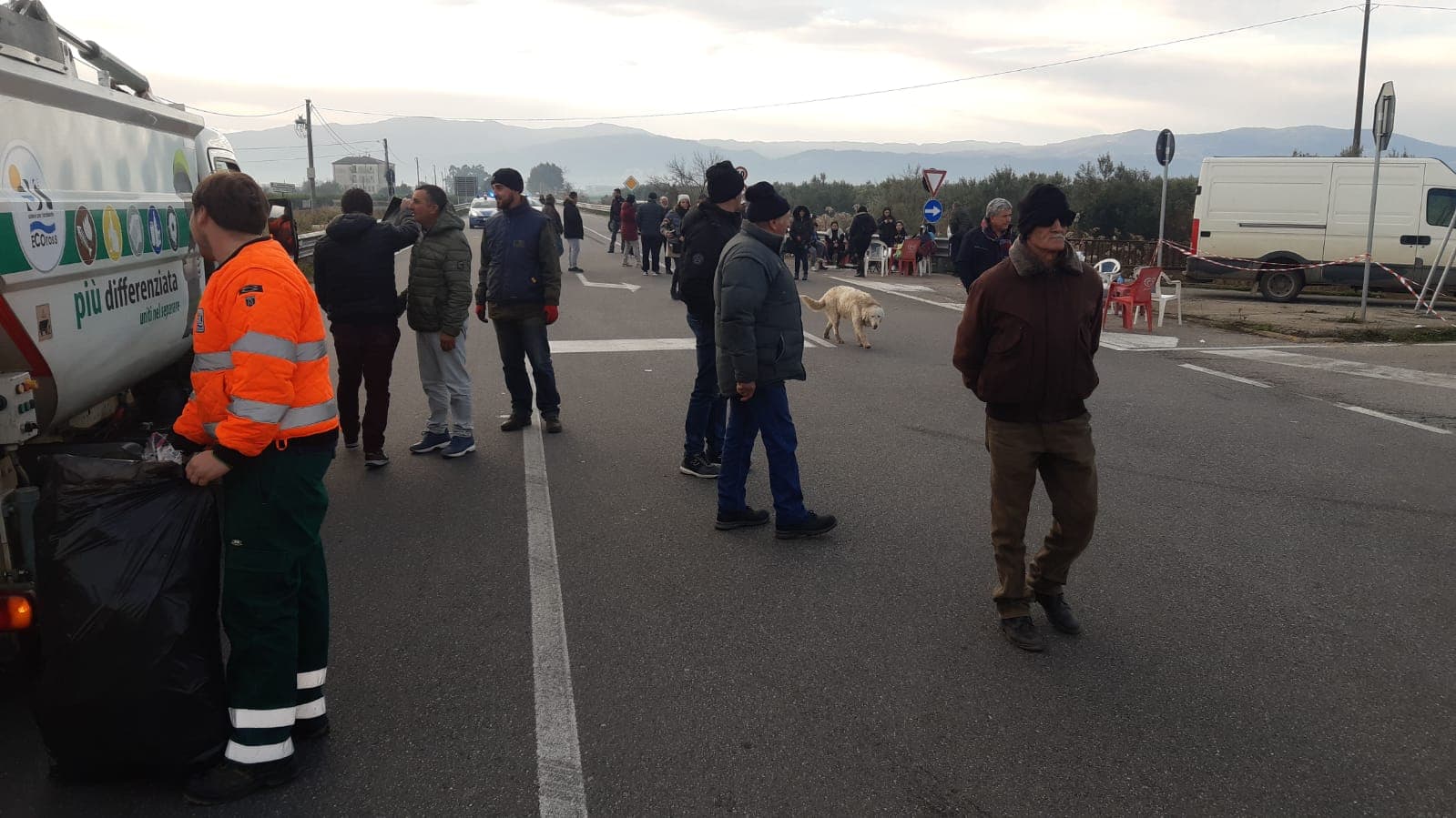 Rimosso il blocco dei cittadini di Thurio e Ministalla sulla 106