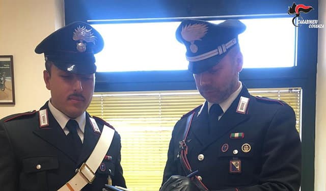 Cocaina nel pacchetto di caramelle, arrestato un giovane