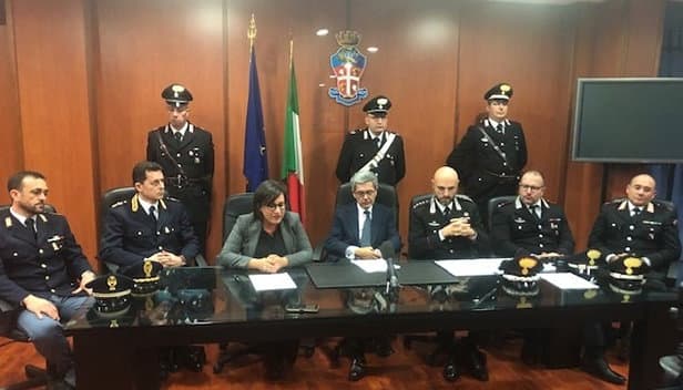 Cosenza, Carabinieri: eseguite 4 misure cautelari nei confronti di un gruppo criminale dediti alle truffe on-line