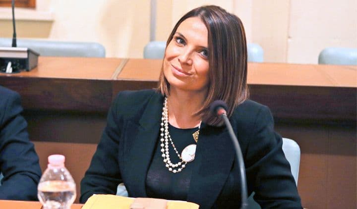 Questione Enel, Rosellina Madeo: "Il sindaco tace con la cittadinanza"