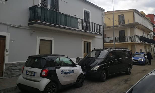 Scoppia una bombola in casa. Muore un anziano