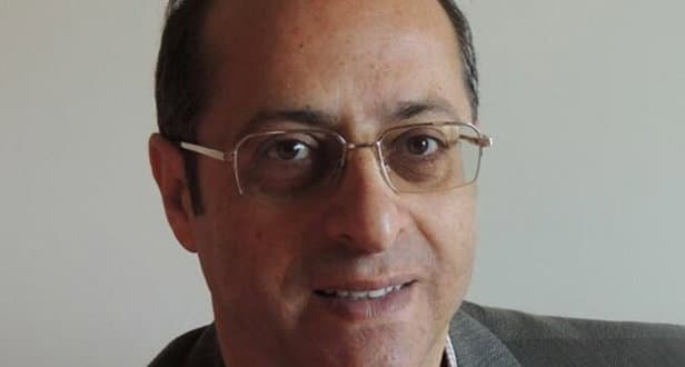 «È giunto il tempo della rivoluzione. L’arma? È la matita»