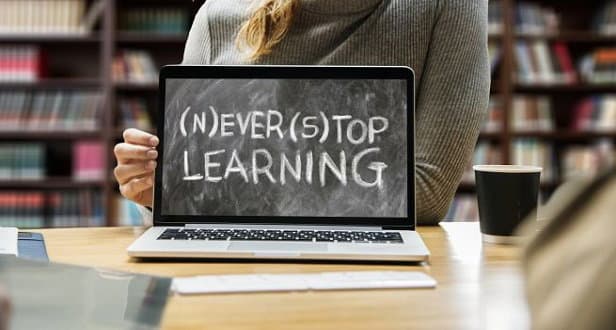 Le scuole attuano modalità e-learning per fronteggiare il Coronavirus