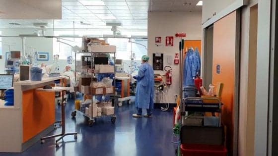Coronavirus, in 24 ore 4670 contagi e 627 decessi. E' il bollettino più drammatico
