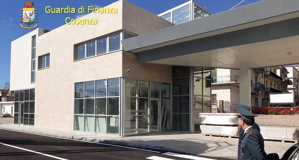 Sequestrata l’autostazione di Trebisacce, l’opera risulta abusiva. Indagato il sindaco