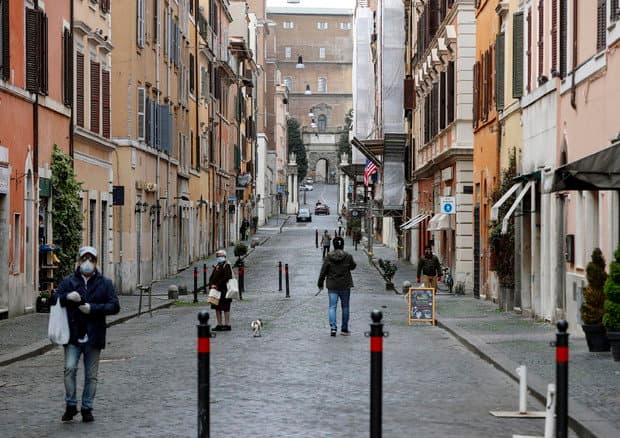 Covid-19, raggiunti i 100mila casi ma dimezzati i nuovi contagi: sono 1.648 contro i 3.815 di ieri