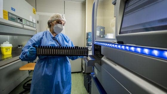 Coronavirus, in calo i morti: 260 in 24 ore. In aumento i positivi con 256 nuovi casi