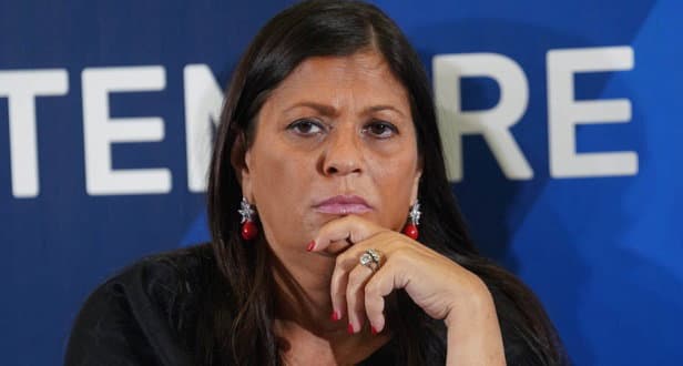 «Infezione verso la regressione»: così Santelli motiva (tecnicamente) le riaperture