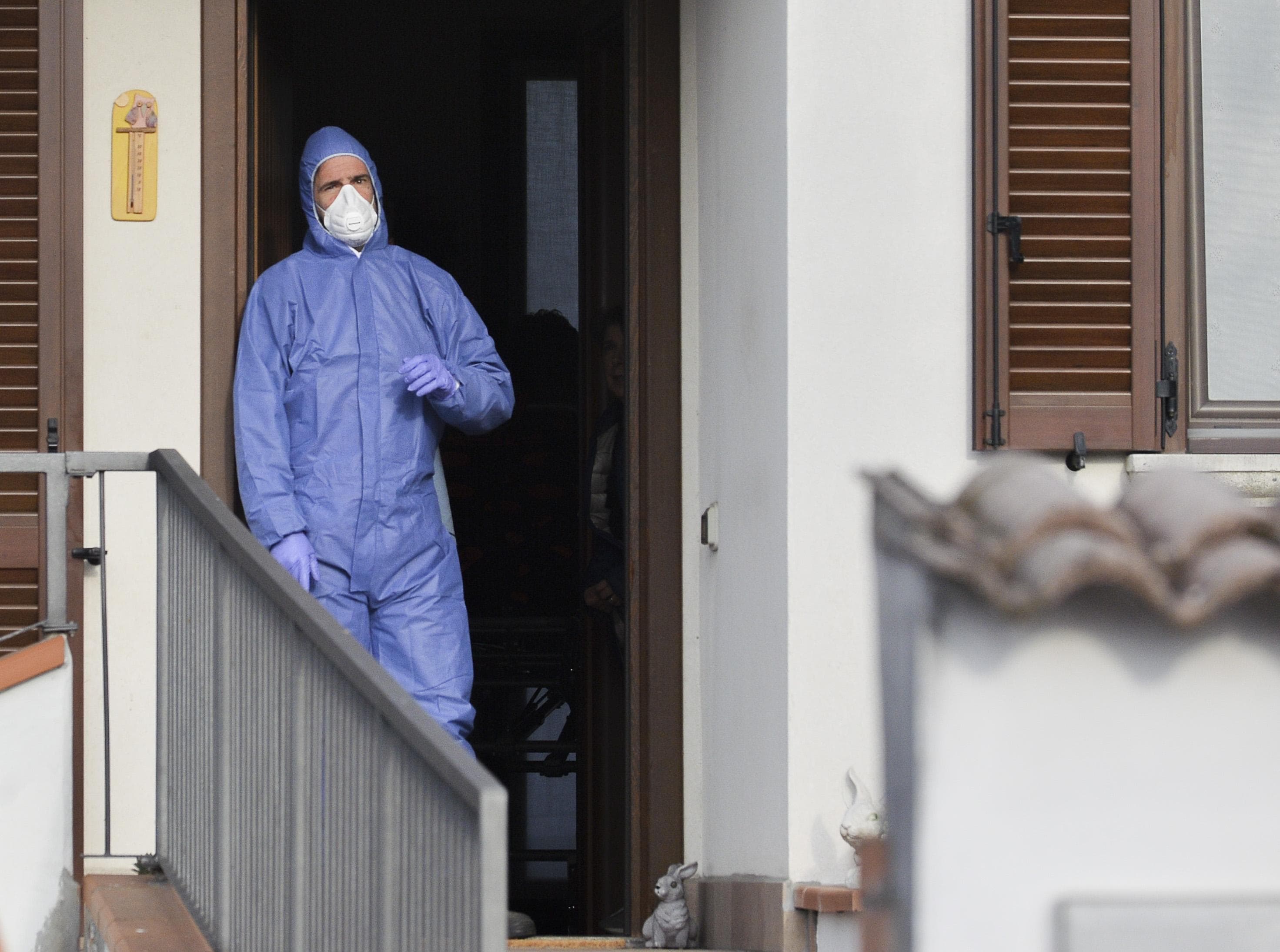 Coronavirus, aumentano i nuovi positivi in Italia: sono 2937. Calano i decessi, 727 nelle ultime 24 ore