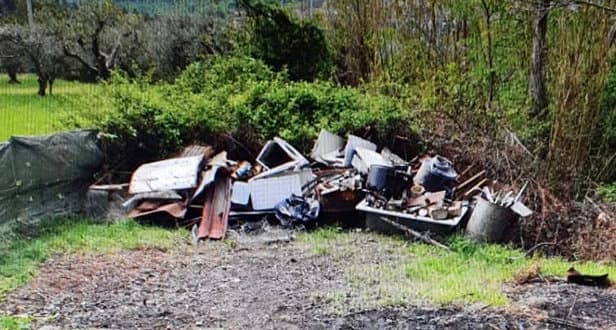Discarica abusiva, scattano i sequestri da parte dei carabinieri