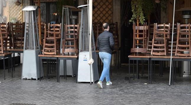 Corigliano Rossano, da martedì 5 aprono i cimiteri. Sindaco chiarisce nuovi orari di bar e ristoranti