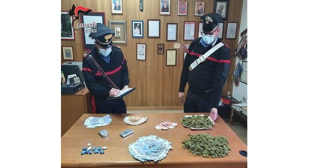 Operazione anti droga dei Carabinieri, due giovani nei guai