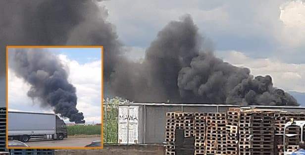 Grosso incendio nella zona industriale di Corigliano