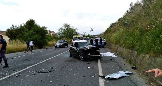 Domenica di sangue sulle strade calabresi: morte due persone sulla Statale 18
