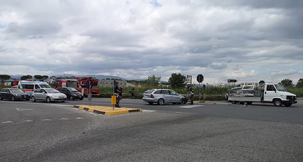 Incidente sulla SS 106 all'altezza della zona industriale di Corigliano