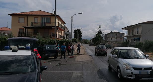 Scontro auto-furgone a Crosia Mirto, ferito un uomo ed un bambino