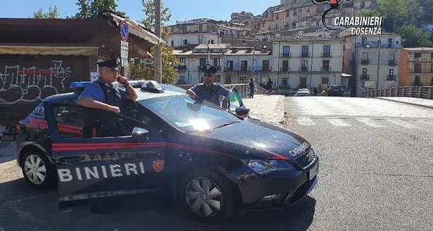 Tenta uno scippo ai danni di una donna, arrestato un pregiudicato