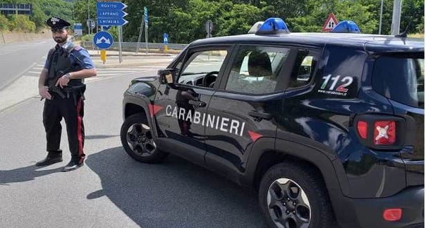 Guida in stato di alterazione psico-fisica, denunciato dai carabinieri