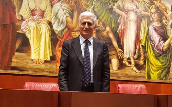 Calabria, cancellata la legge sui vitalizi. Graziano: «abbiamo rimediato a un errore»