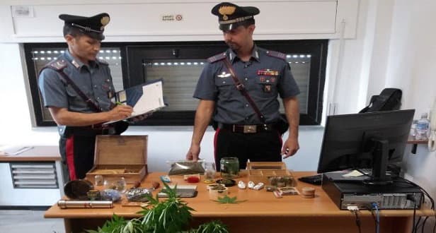 Avevano il monopolio sulla vendita della marijuana: arrestate quattro persone dai carabinieri