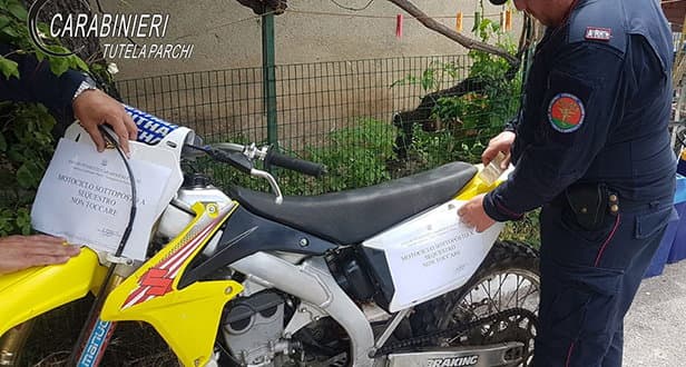 A "passeggio" nel parco nazionale del Pollino in motocross: sanzionato un centauro