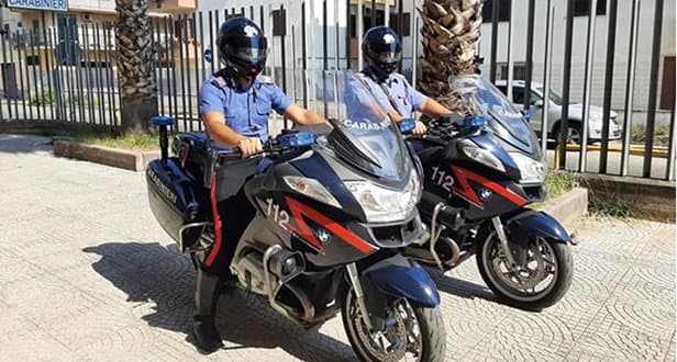 Spaccio e lavoro nero, blitz dei carabinieri in piazzetta Portofino a Schiavonea