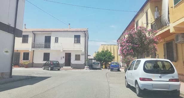 Precipita dal balcone, bambino trasferito d'urgenza all'Annunziata