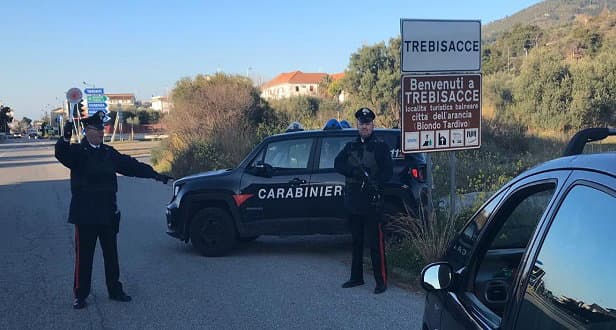 Avevano creato una fitta rete di spaccio, notificati dai carabinieri 4 soggetti