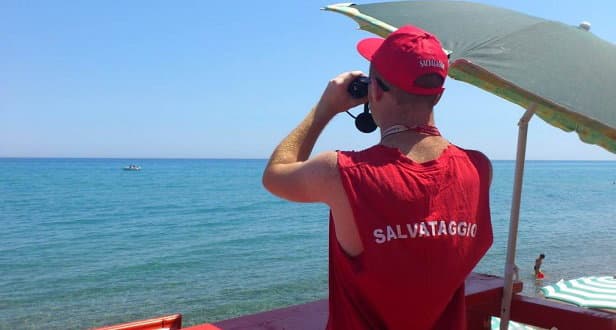 Corigliano Rossano: la Guardia Costiera scopre un falso bagnino