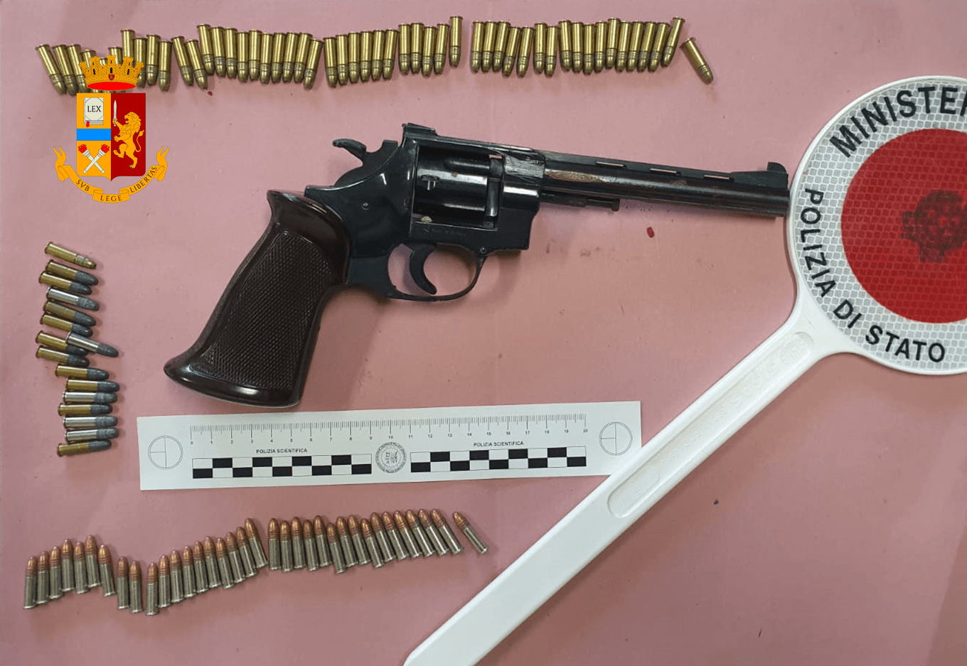 Corigliano-Rossano, trovato in possesso di un’arma clandestina: arrestato