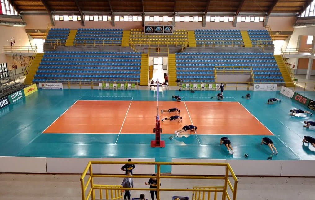 La solidarietà della Corigliano-Rossano Volley: «Fare diventare il PalaBrillia un punto vaccinazione»