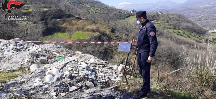 Altomonte: smaltimento illecito di rifiuti, denunciato un uomo