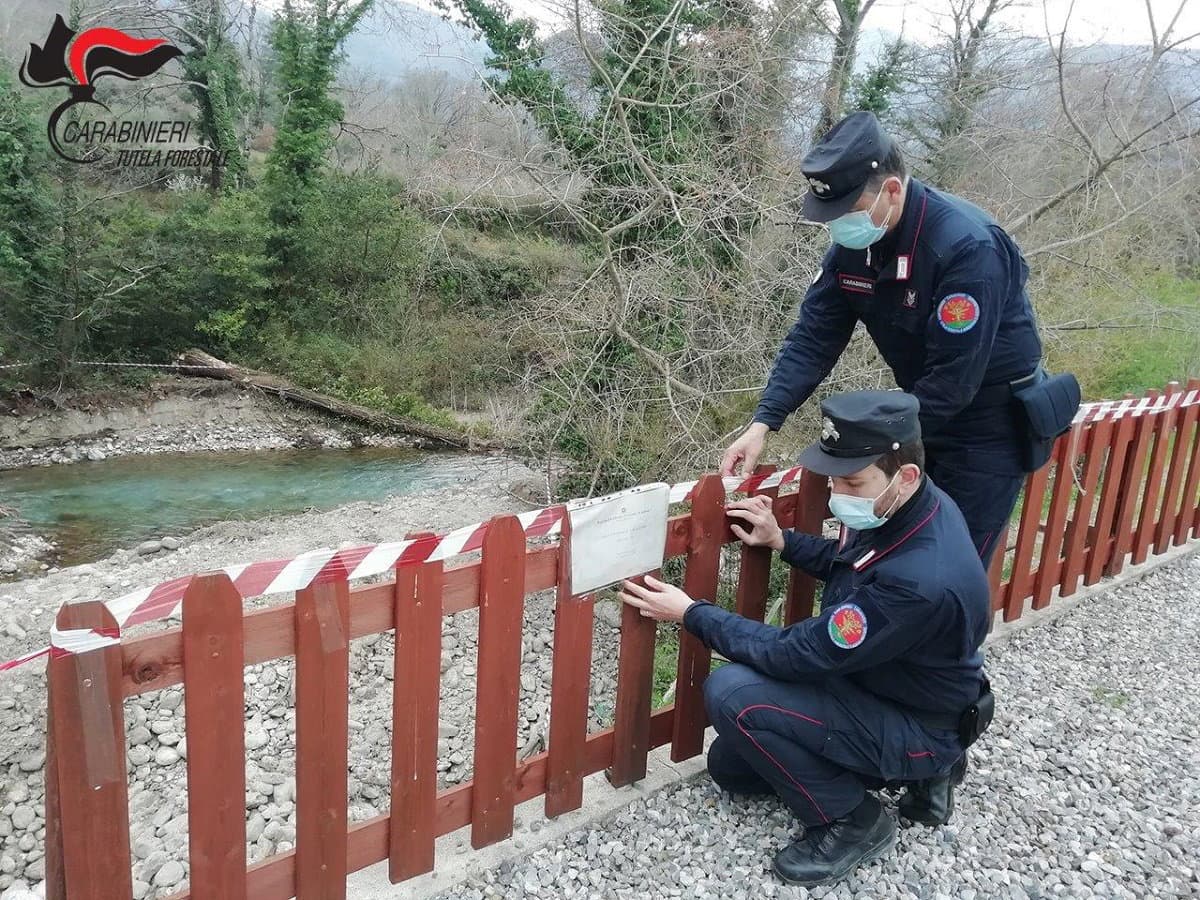 Cosenza, lavori abusivi lungo l’alveo del fiume Rosa.