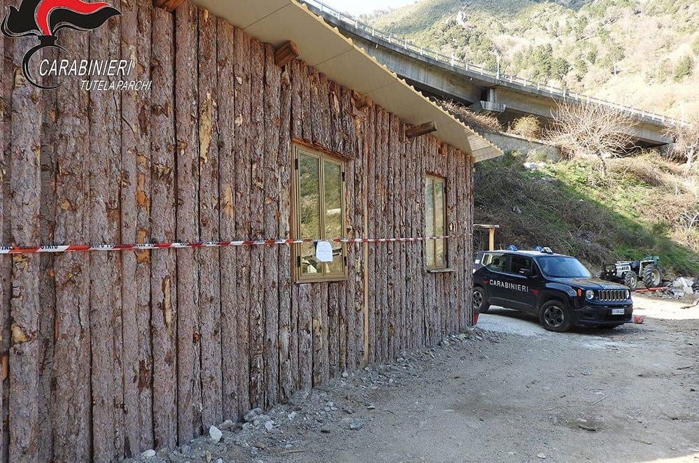 Abusivismo edilizio a Longobucco: sigilli ad un manufatto realizzato nell’area protetta