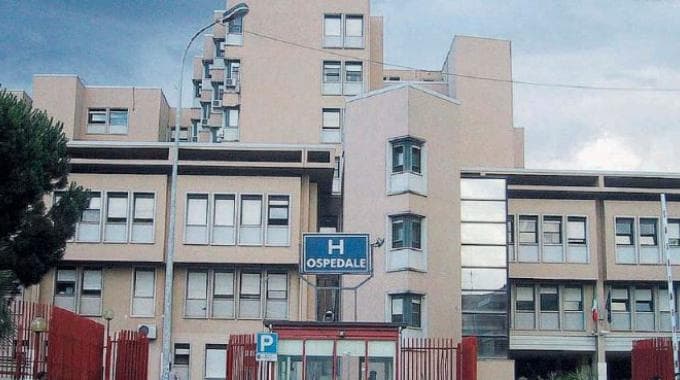 Fase critica al Pronto soccorso di Rossano: posti tutti occupati da malati Covid