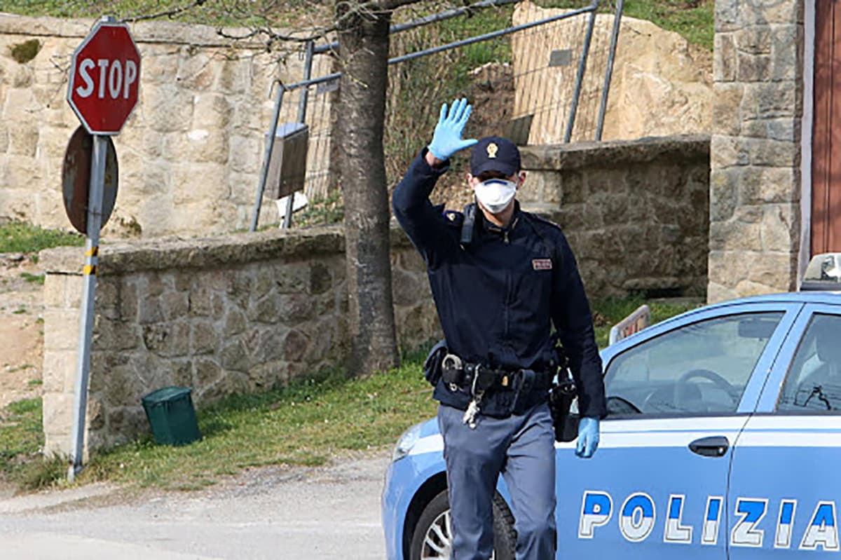 Positivo al covid viola la quarantena: fermato e denunciato dalla Polizia di Stato