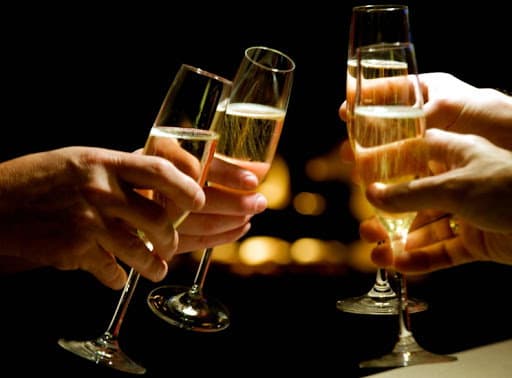 A Oriolo l'Amministrazione Comunale festeggia un pensionamento «in barba alla zona rossa»