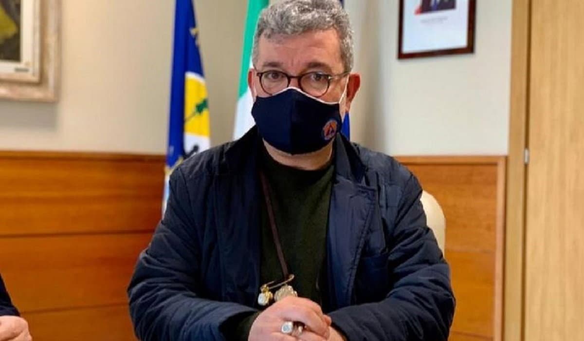 «Spirlì gioca a fare la Ferragni» mentre il destino della Calabria rimane sempre più incerto