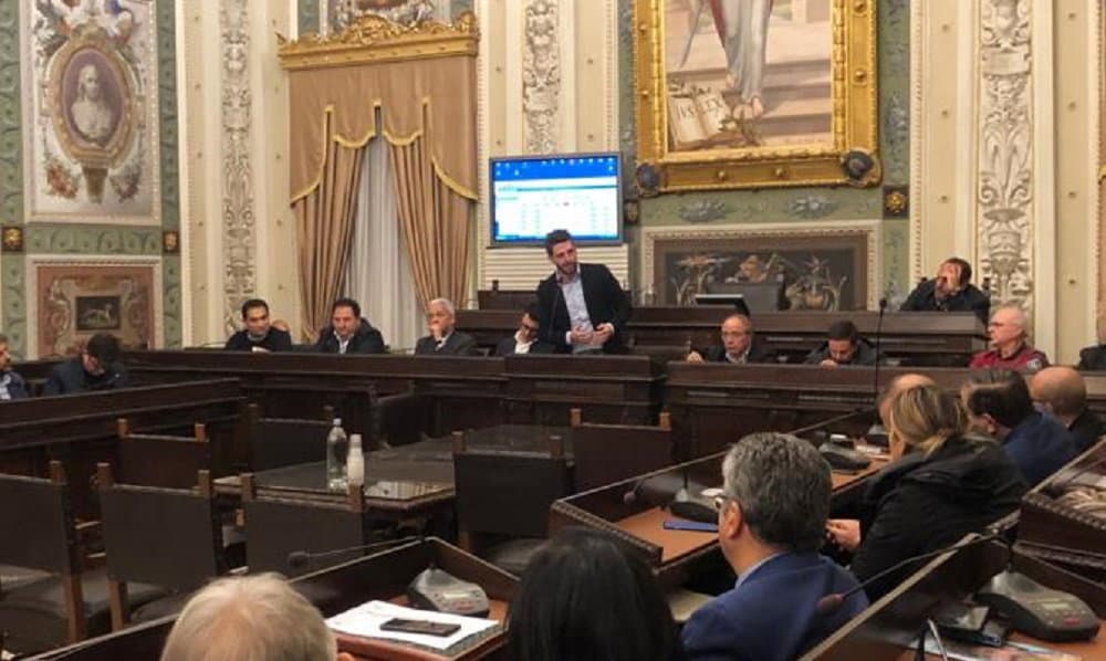 Occhiuto snobba la Conferenza dei Sindaci: «L’orgoglio centralista non accetta la Presidenza»