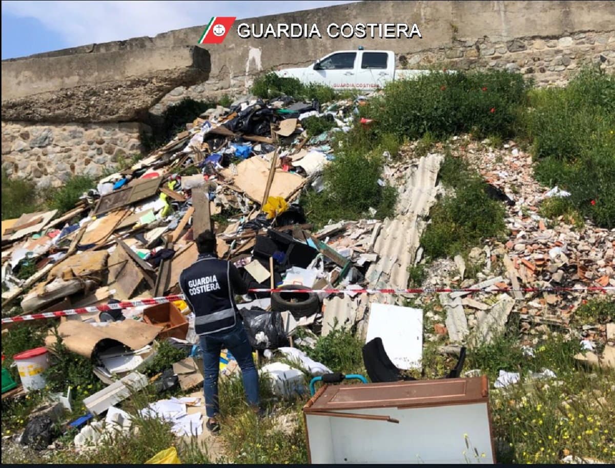 Nel Coriglianeto una mega discarica di amianto e inerti. Scatta il sequestro