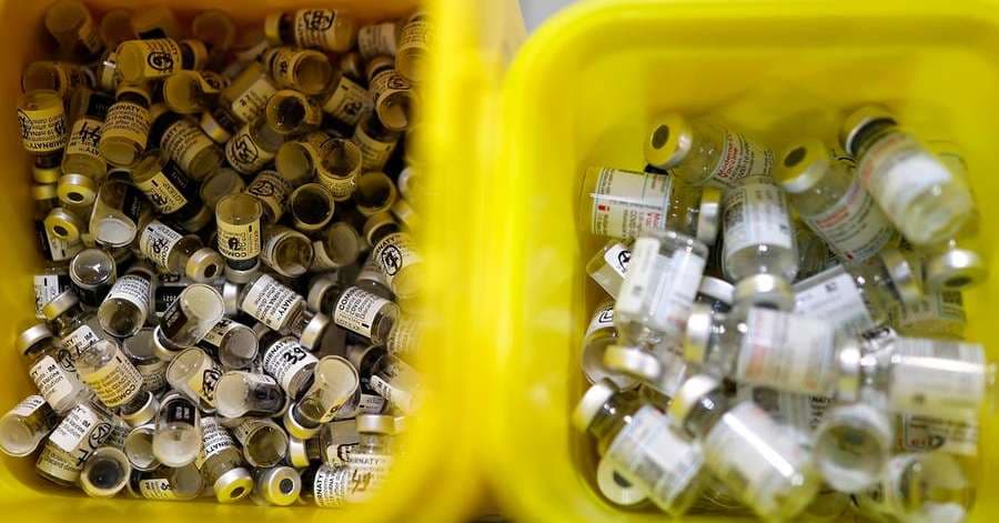 Vaccini, denuncia choc del sindaco di Vaccarizzo: «Alcuni operatori sanitari hanno eliminato alcune dosi»
