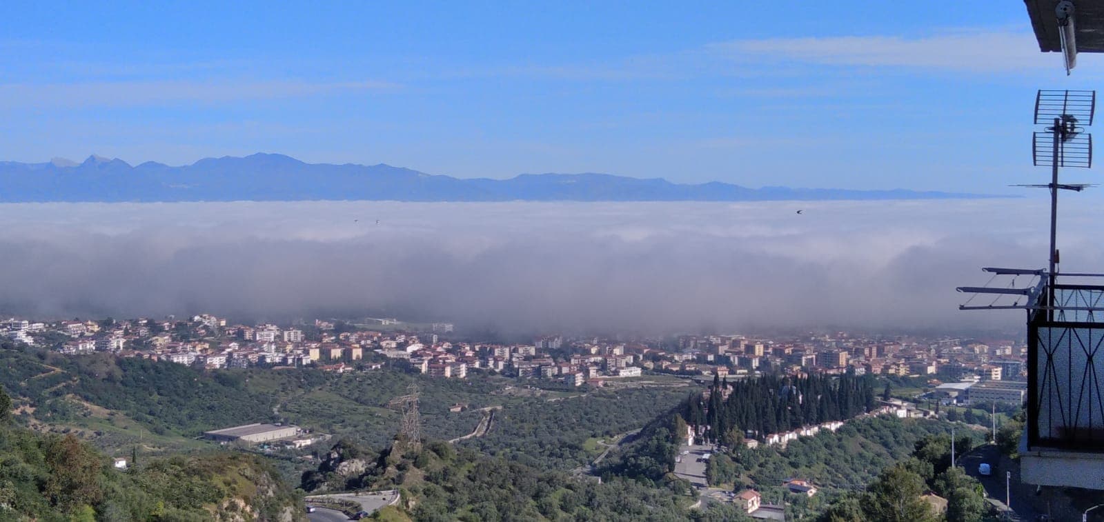 Ecco la "Lupa di Mare" un fenomeno atmosferico caratteristico del versante ionico