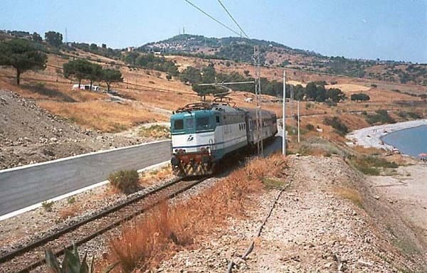 Ritornano i treni sulla tratta ionica: «È una buona notizia»