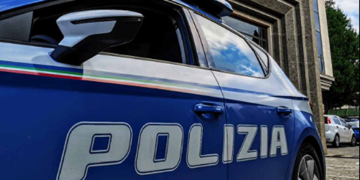 Cosenza, violenta rapina ai danni di un corriere. Polizia arresta in flagranza uno degli autori