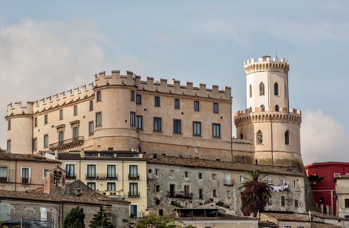 Il Castello ducale ospiterà l’evento “13 Artisti Essenziali”